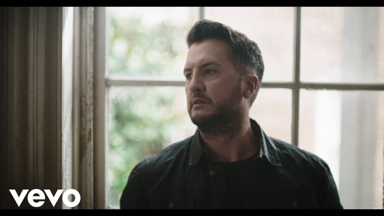 Luke Bryan – Build Me A Daddy (Official Music Video)